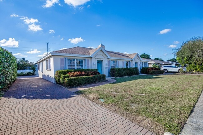 Photo - 527 W Jasmine Dr