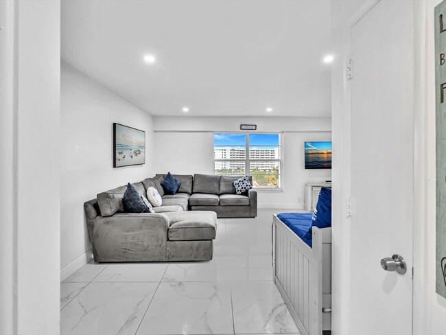 Photo - 5100 Dupont Blvd Unit 8G