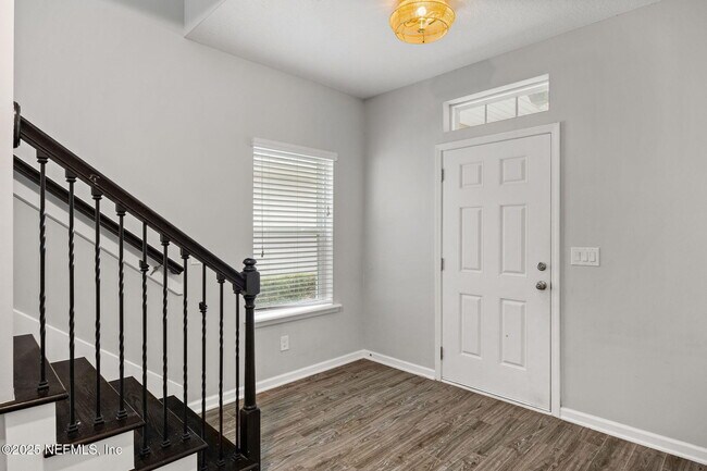 Photo - 92 Fernbrook Dr