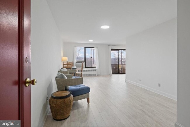 Photo - 1581 N Colonial Terrace Unit 201-X