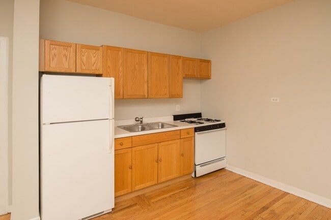 Photo - 1055 W George St Unit 211