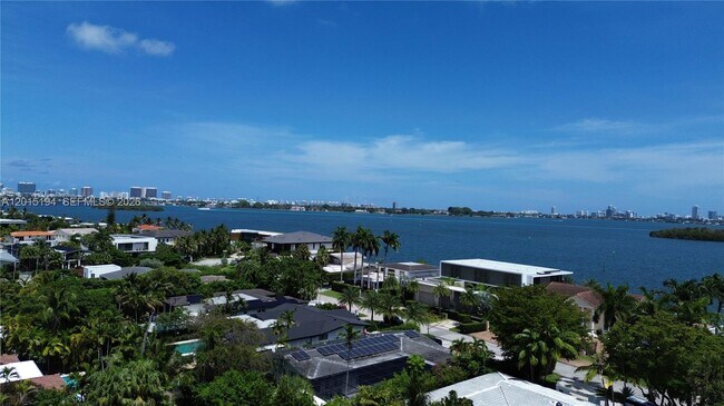 11445 N Bayshore Dr