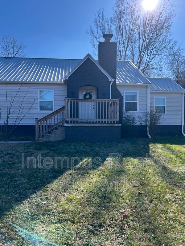 Building Photo - 1104 E Hendron Chapel Rd