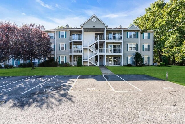 Photo - 66 Iroquois Dr Unit 24