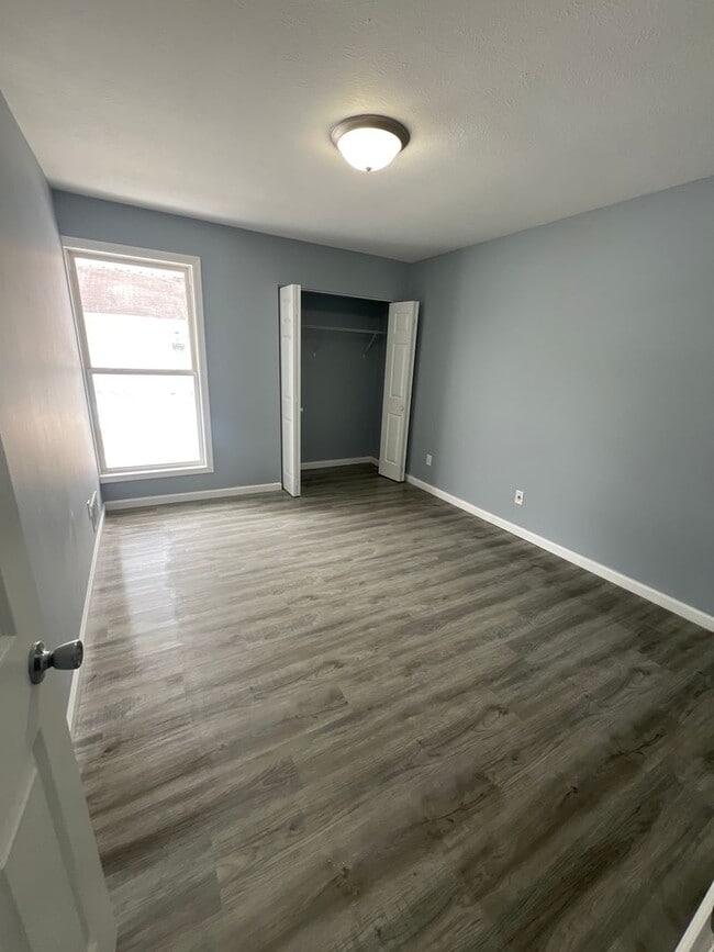 Photo - 104-106 W Petersburg St Unidad 104 W Petersburg St  2