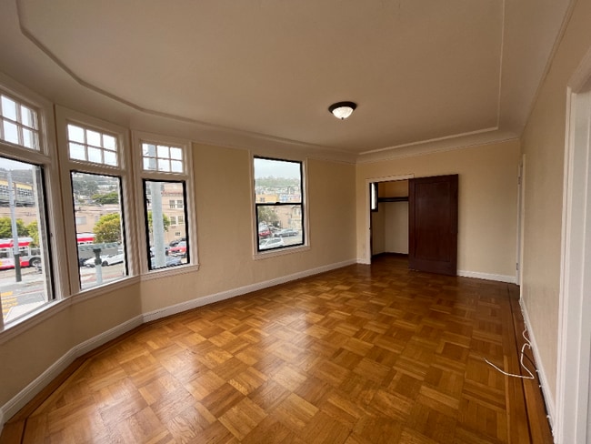 Photo - 5650 Mission St Unit A