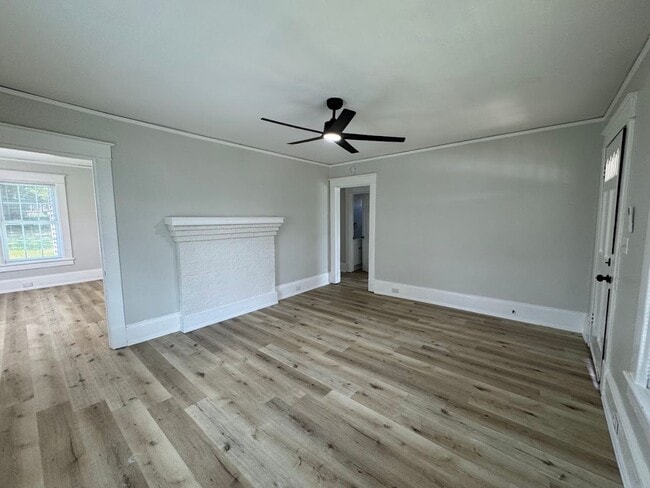 Photo - 3bed/1bath House $1395!