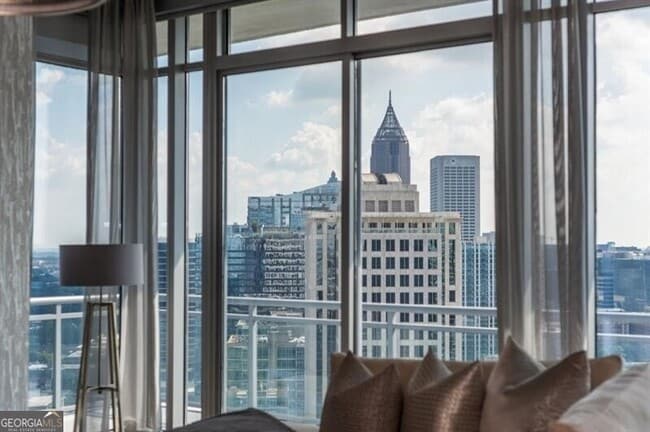 Photo - 1065 Peachtree St NE Unidad 3604