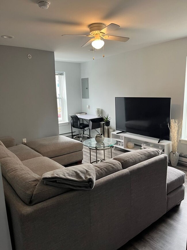 Building Photo - 1800 Callowhill St Unit 2