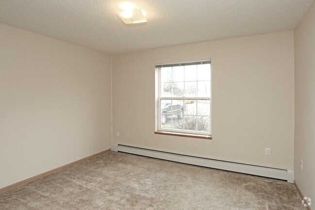 1BR, 1BA - 633 SF