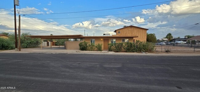Building Photo - 318 W 2nd Ave Unit C Rental