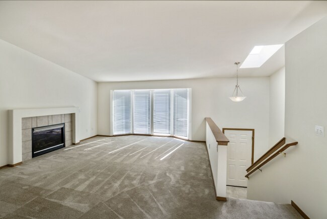 Photo - Spacious 3BD 2BA