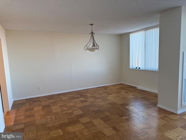 Photo - 5225 Pooks Hill Rd Unit 1804N