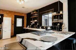 Photo - 1055 E Whitton Ave