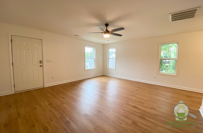 Photo - 12 McLeod St