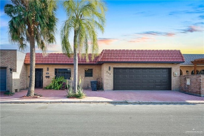 Building Photo - 21 Toronto Ave