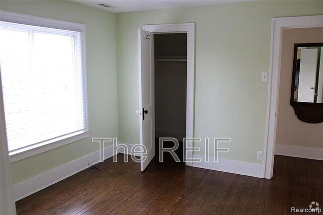 Building Photo - 7543 Lozier Ave Unit 2 Rental