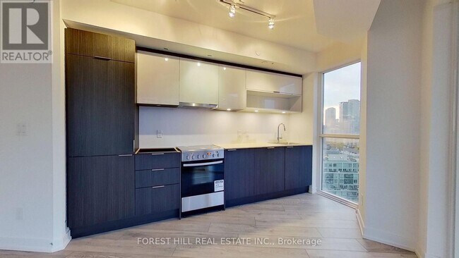 Photo - 159 Wellesley St E Unit 1403