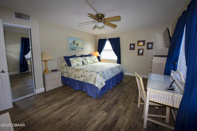 1571 S Atlantic Ave Unit 201
