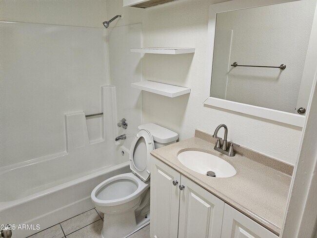 Photo - 633 W Southern Ave