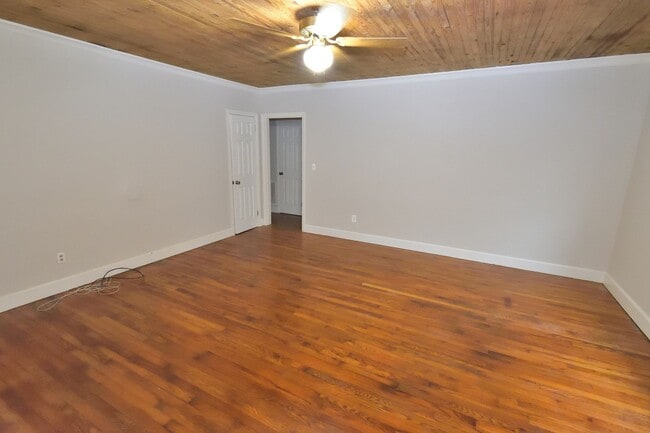 1591 Red Oak Rd