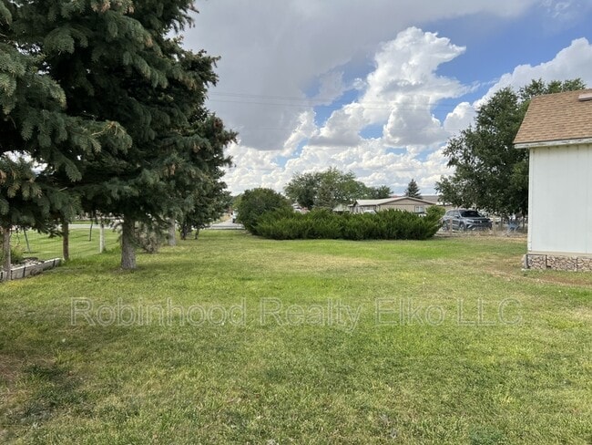 Photo - 380 Moor Ave