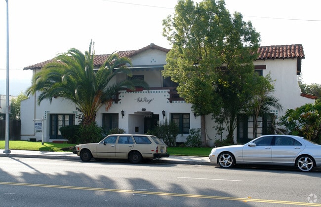 Photo - 404 E Chevy Chase Dr