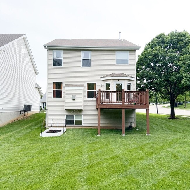 Photo - 569 Parkgate Dr