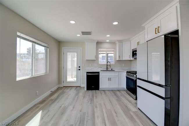 Photo - 4401 Vía Torino