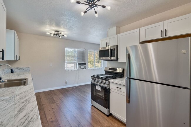 Building Photo - Updated 2 Bedroom Home on 20 Acres in Shin...