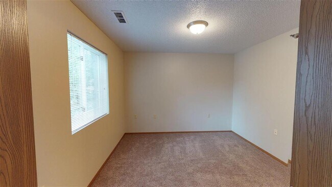 Oxbow Park Apartments