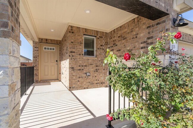 Photo - 113 Outlaw Dr