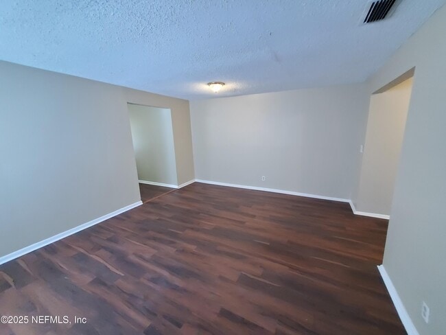 Photo - 3220 Herschel St