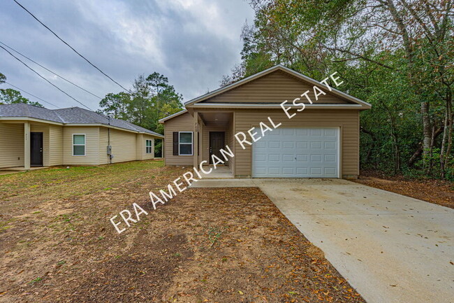 Building Photo - 709 Robinson Ave E