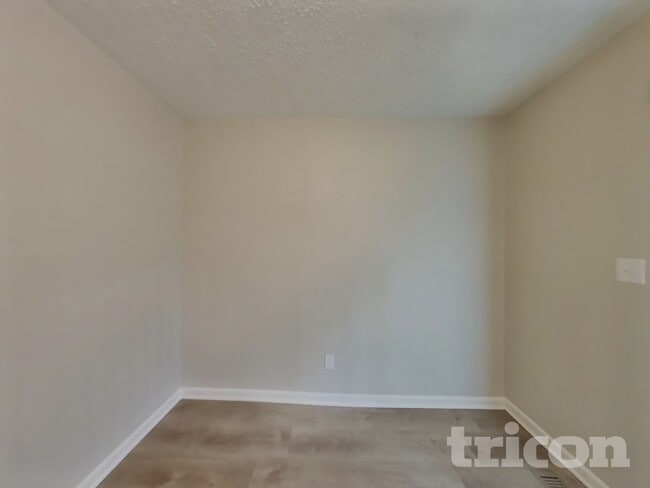 Photo - 6907 Tartan Ct