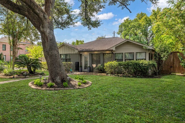 Photo - 801 N 3rd St