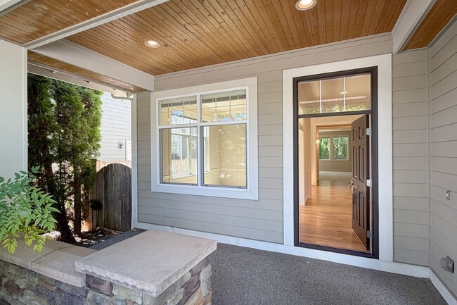 Photo - 3Bd/2.5Ba Redmond Home