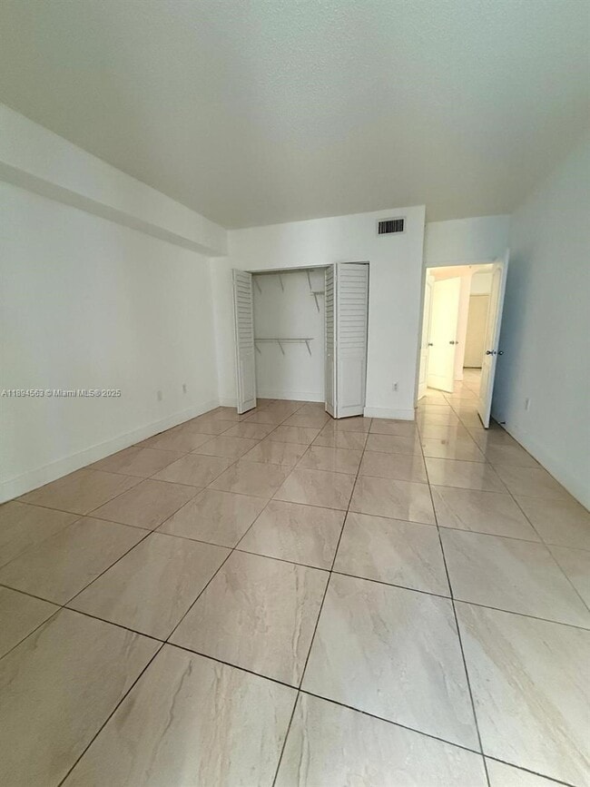 Photo - 5091 NW 7th St Unidad 1009