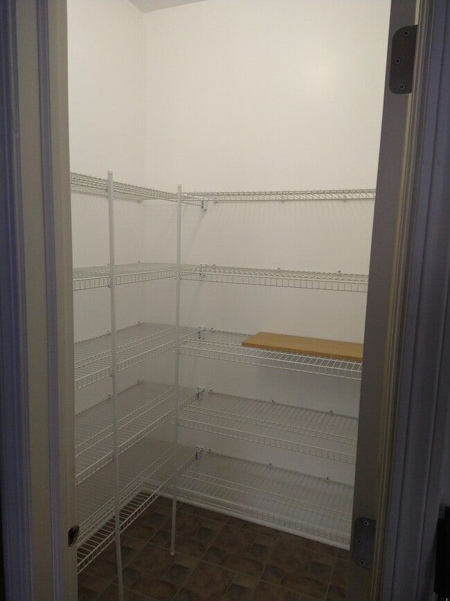 Despensa - 2291 Beresford Dr