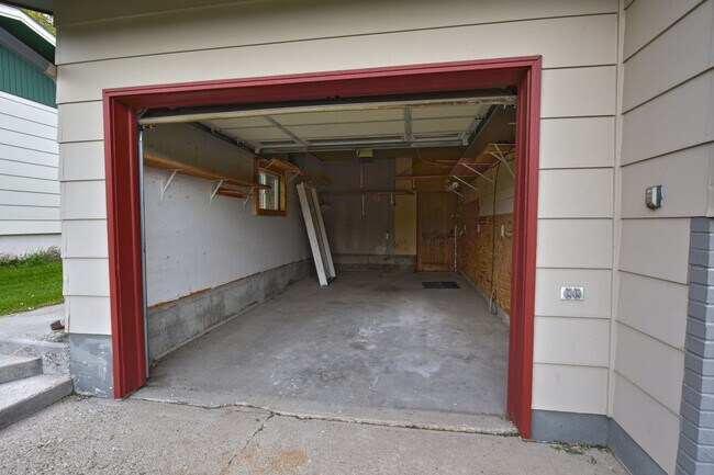 521 1/2 N. 9th