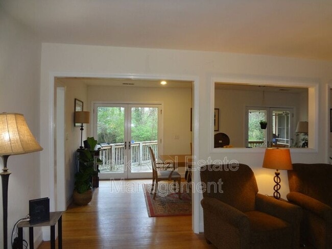 Photo - 806 Woodland Ave