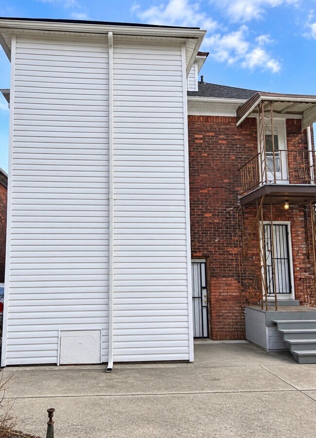 Photo - 2936 Montgomery Ave