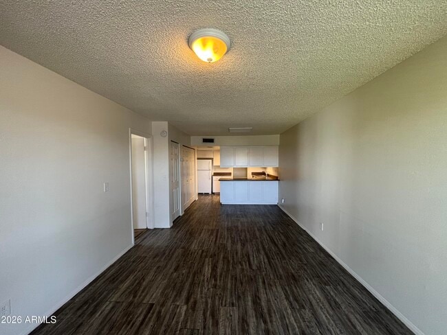 Building Photo - 3034 E Cicero St Unit 202