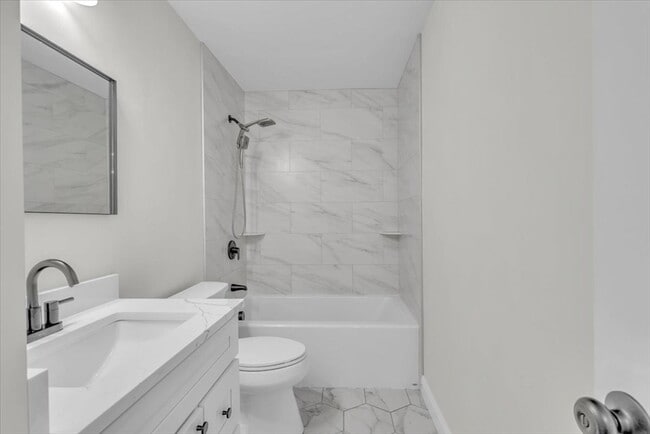 Photo - 16-18 Peckham Ave Unit 2