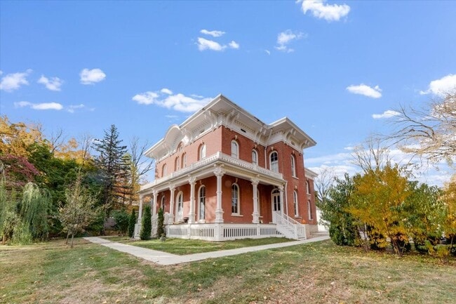 Building Photo - Historic, character-rich home 3 bedroom, 3 bathroom (2 full, 2 half)