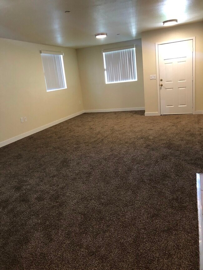 Photo - 347-349 E 107th St