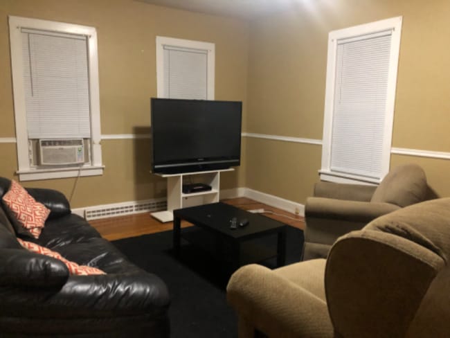 Photo - 10 E Broad St