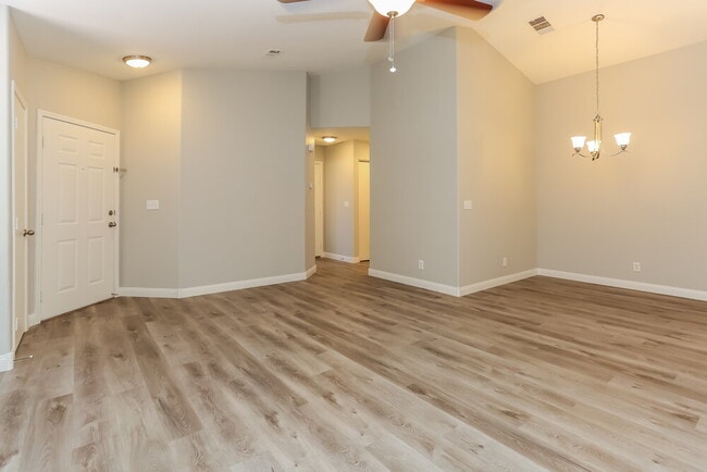 Photo - 620 Saddle Rider Ct