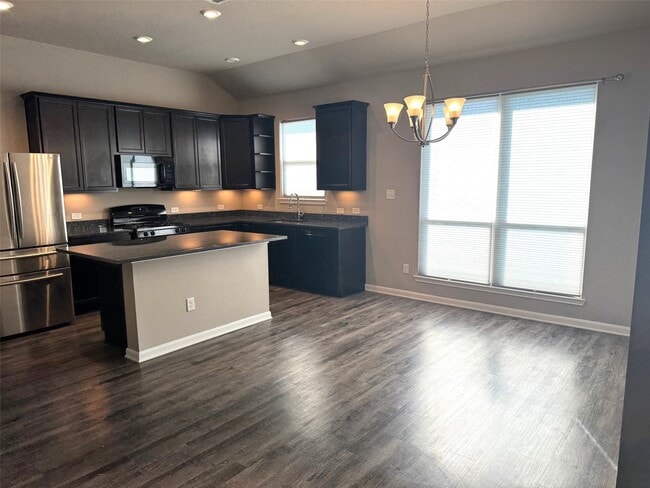 Photo - 163 Emery Oak Way