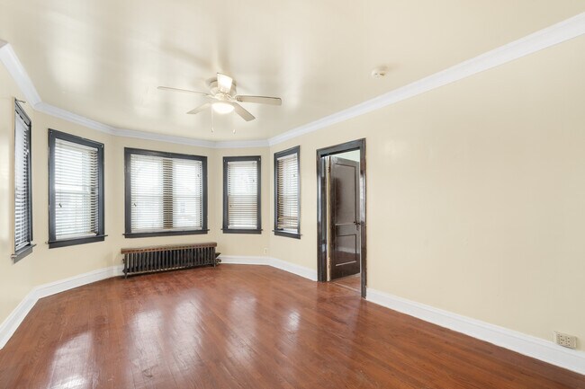 Photo - 8533 S Oglesby Ave Unit 2